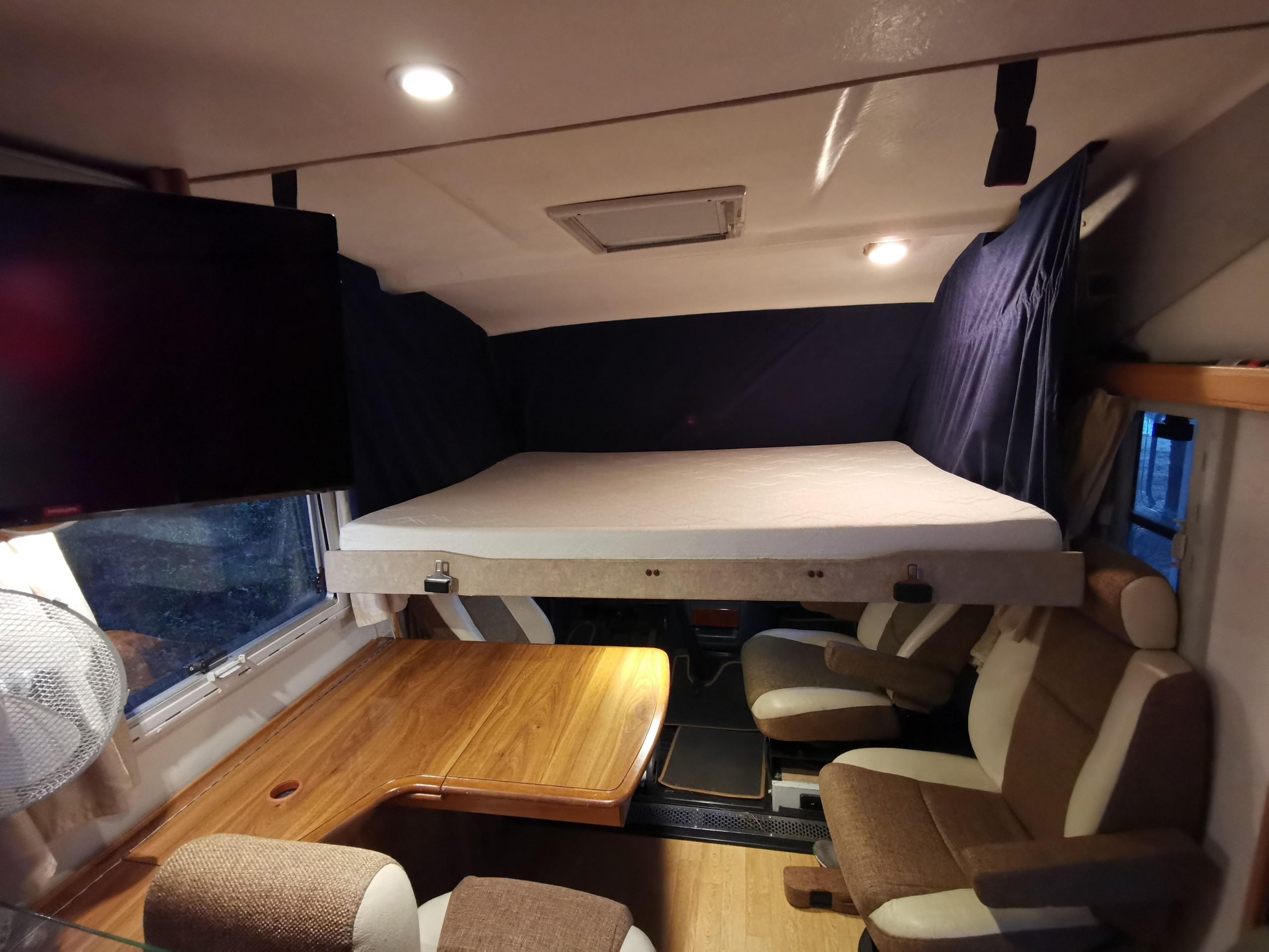 Wynajem Kampera – INTEGRA MERCEDES /kamper camper KLIMATYZACJAa