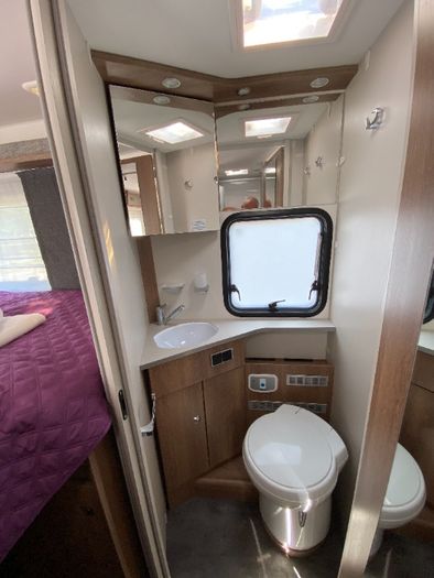 Kamper Dethleffs (wersja zimowa) Wynajem – wolne terminy