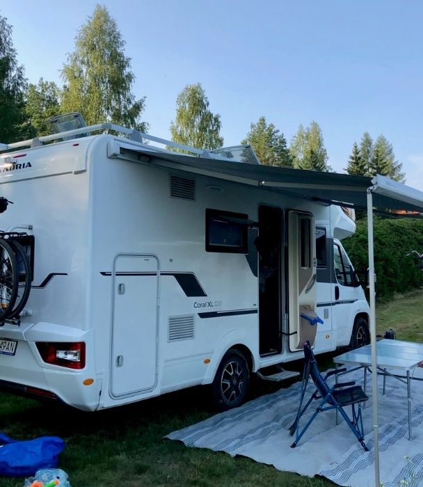 Wynajem kampera – całoroczny camper 7-osobowy Adria Coral