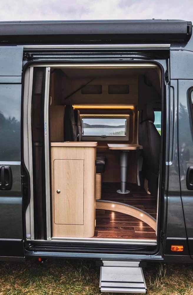 Kampervan kamper wynajem kampera wolny WAKACJE 2021