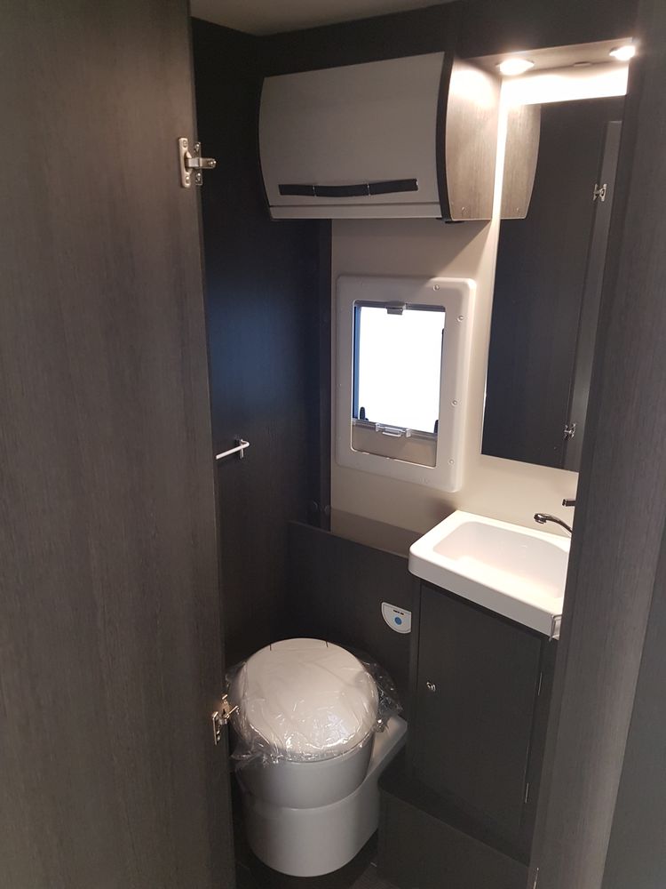 Wynajem kampera 6 osobowy, Automat, Isofix