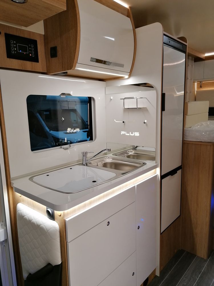 Kampery wynajem bez limitu kilometrów