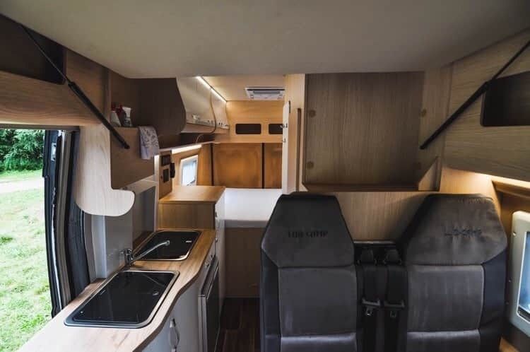 Kampervan kamper wynajem kampera wolny WAKACJE 2021