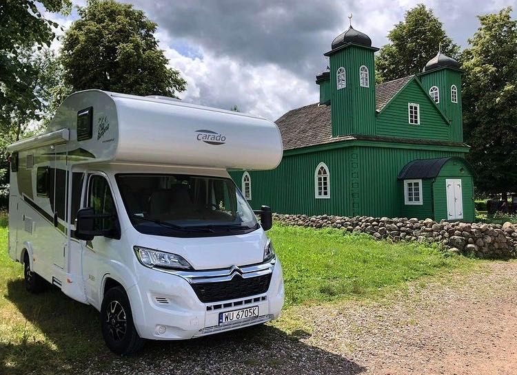Wynajem kampera, nowy Carado, alkowa, całoroczny