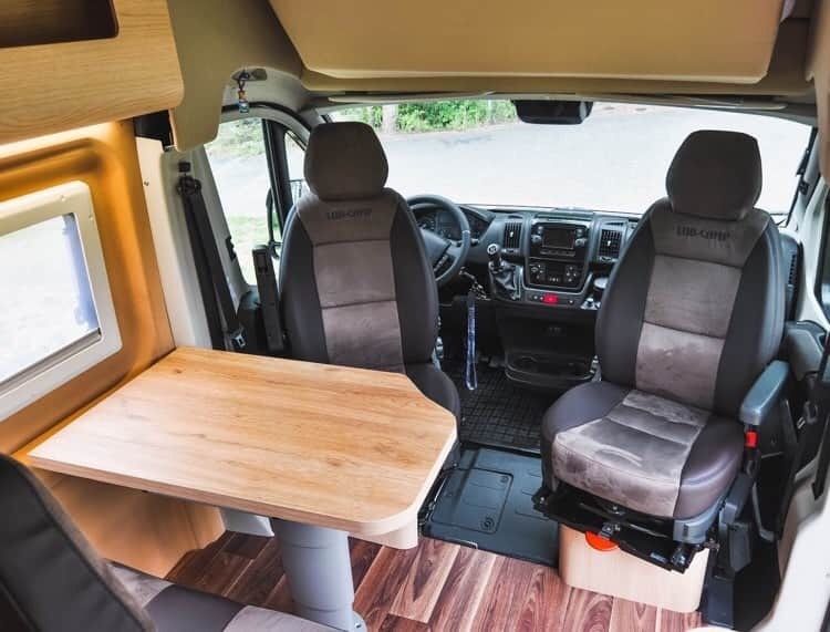 Kampervan kamper wynajem kampera wolny WAKACJE 2021