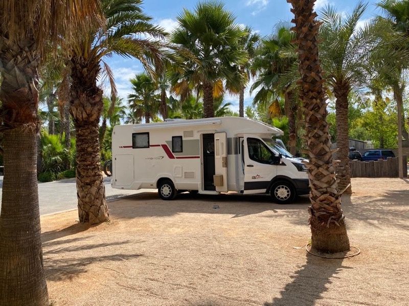 Wynajem kamperów Łódź, kampery Roller Team, kamper 5-cio osobowy