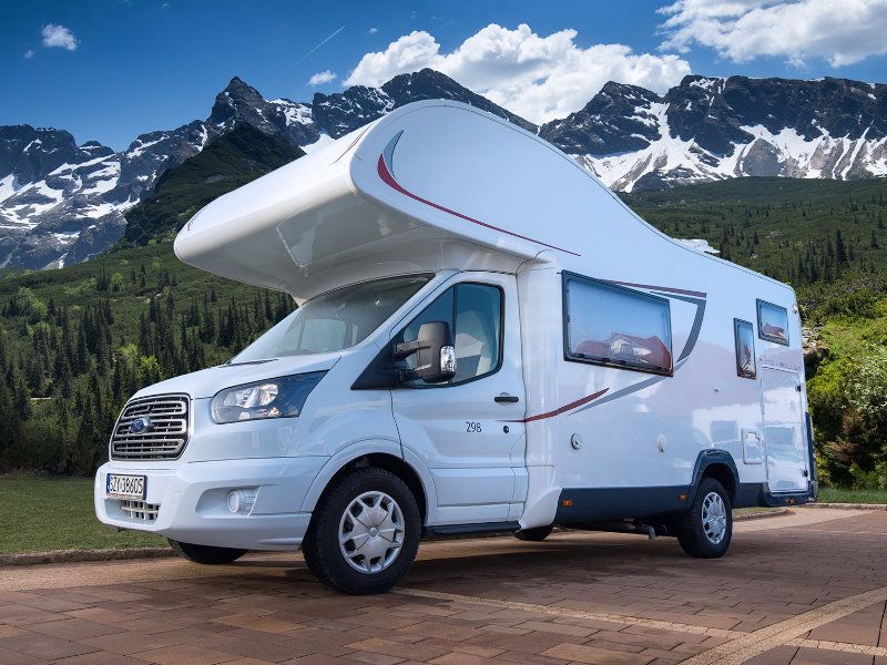 dwa samochody kamper kampery wynajem wynajmę Kraków KamperKrak.pl