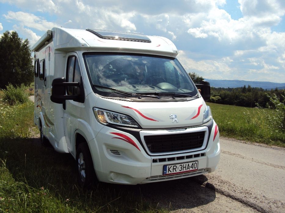 Wynajem, wypożyczenie kampera dla 4 osób.