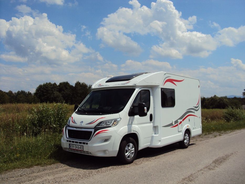 Wynajem, wypożyczenie kampera dla 4 osób.