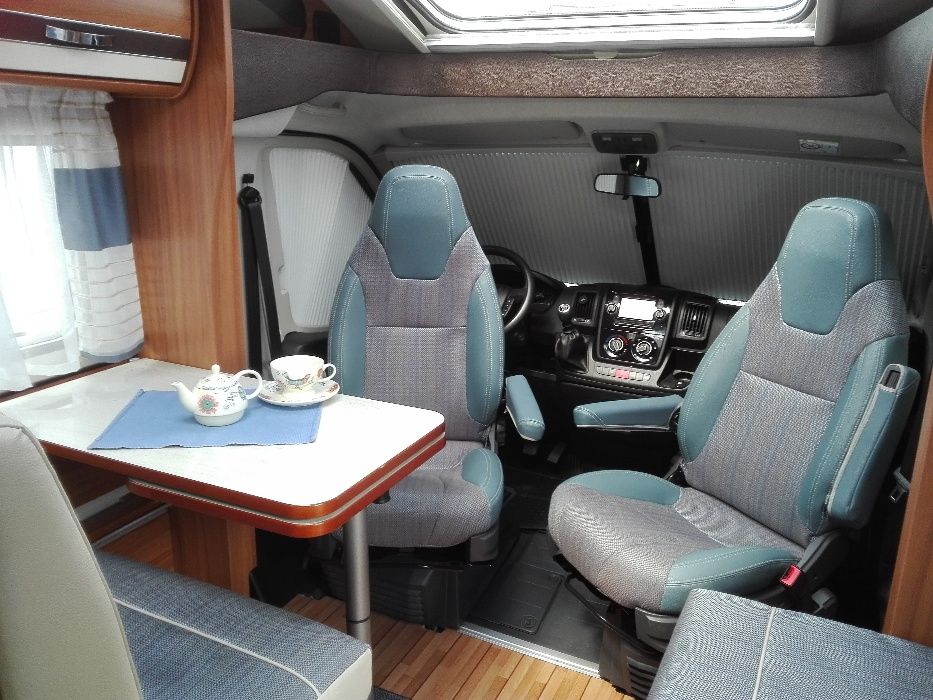 Wynajem, wypożyczenie kampera dla 4 osób.