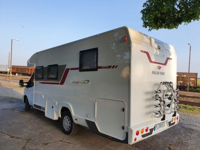 Wynajem Campera Ford Transit Roller Team Wolne terminy Kamper