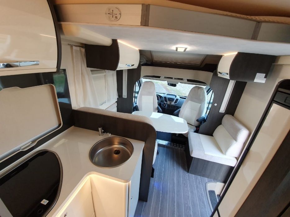 Wynajem Campera Ford Transit Roller Team Wolne terminy Kamper