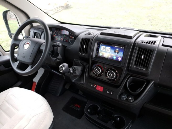 Wynajem wypozyczalnia kamper Laika Kosmo F261 2.3 diesel 6-osobowy