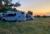 Wynajem kampera – całoroczny camper 7-osobowy Adria Coral