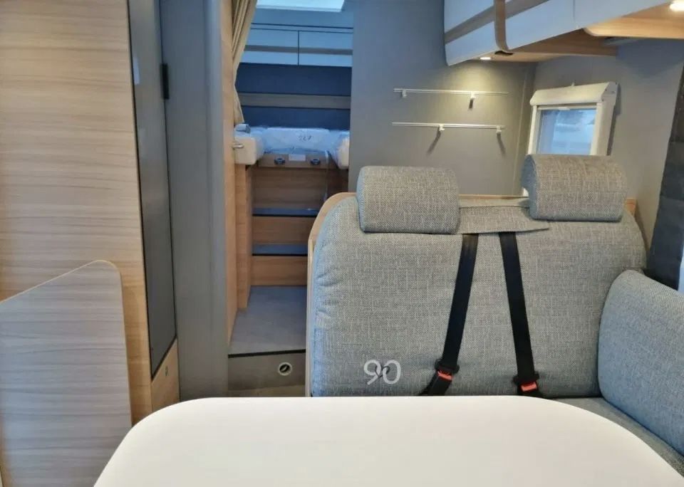 Kamper Wynajem Kampera Mazury 5 osobowy polintegra WAKACJE 2021