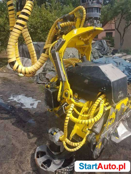 John Deere 1270D H758 harwester