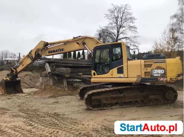 Komatsu 240 NCL koparka gąsienicowa