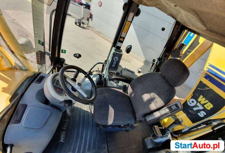 Komatsu WB97 S-5E0 x4 na Równych kolach Koparko ladowarka