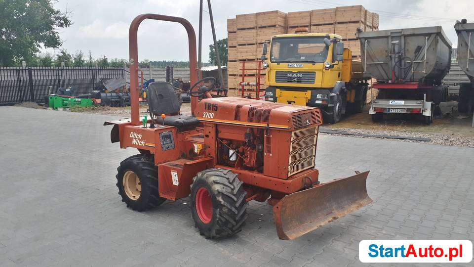 Koparka łańcuchowa Ditch Witch 3700