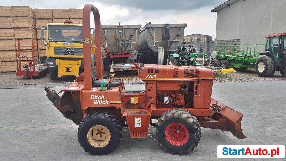 Koparka łańcuchowa Ditch Witch 3700