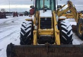 koparko ladowarka. 4×4 duze kola NewHoland LB