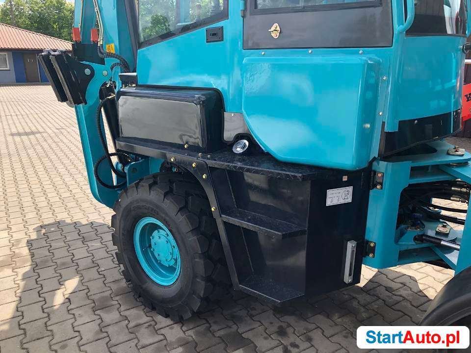 Koparko – ładowarka Hoffmann 5300 kg + osprzęt GRATIS