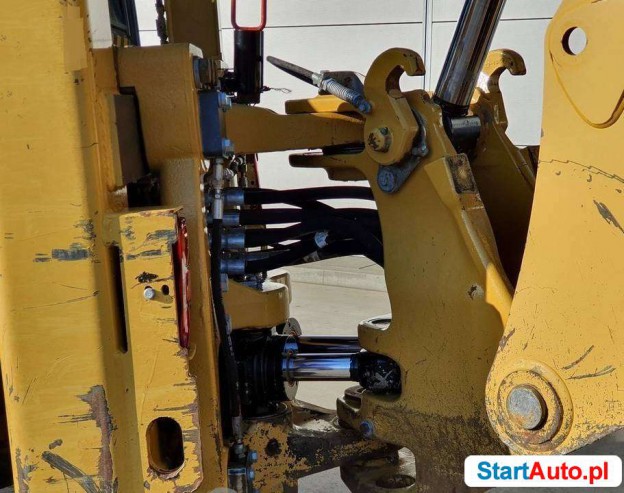 Koparko Ladowarka na rownych kolach Komatsu WB97 S-5E0 4×4