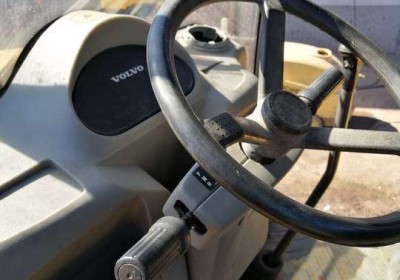 koparko-ladowarka-volvo-bl71-walcz-527856716
