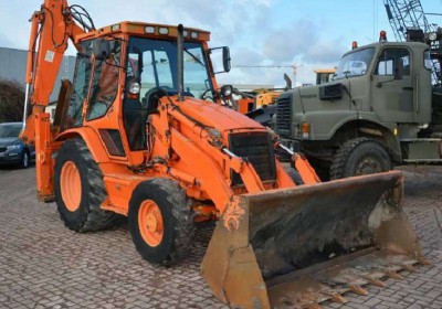 koparkoladowarka-caterpillar-428-d-4×4-naped-na-541016445-1