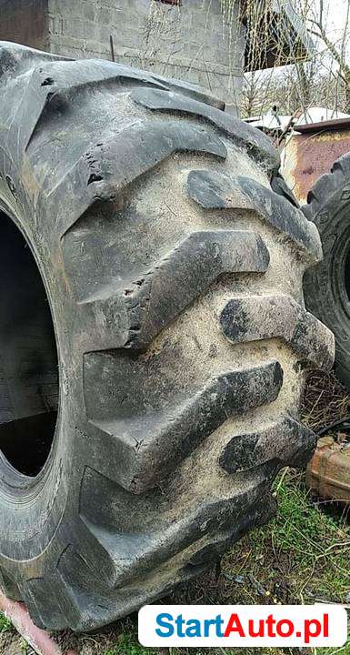 Koparkoładowarka komplet opon