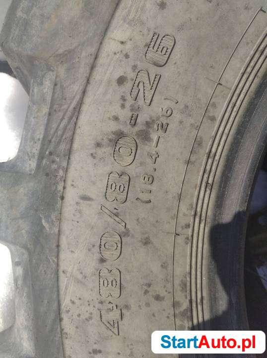 Koparkoładowarka komplet opon