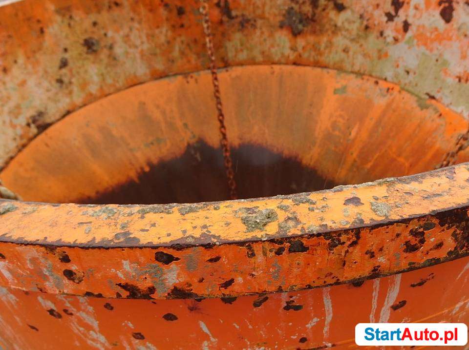 Kubeł pojemnik zbiornik do betonu 1000L dźwig