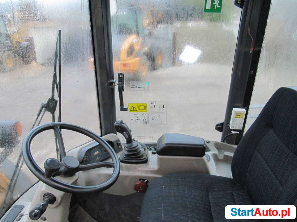 ładowarka CASE 221E