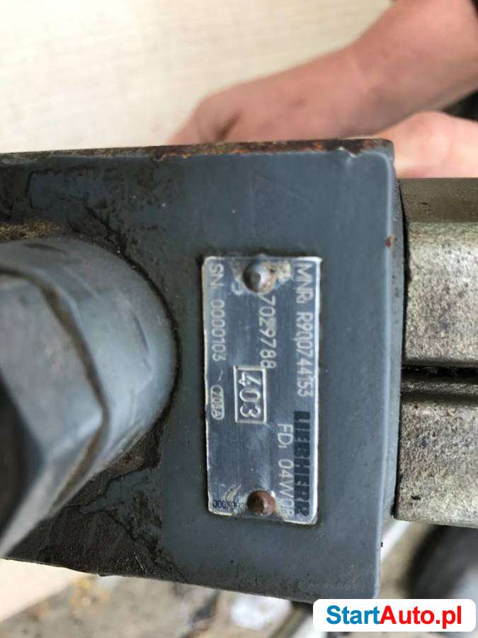 Liebherr r 904c Rozdzielacz glowny