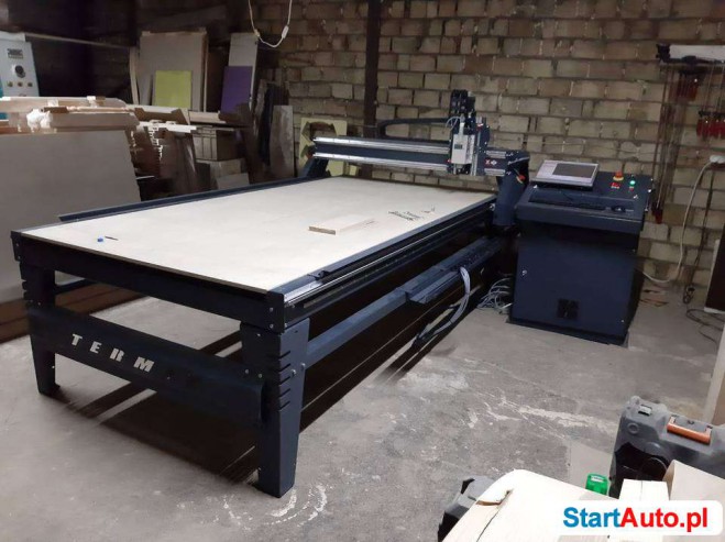 Maszyna CNC 3-osiowa do drewna 3.5kW pole 1250х2550x150mm