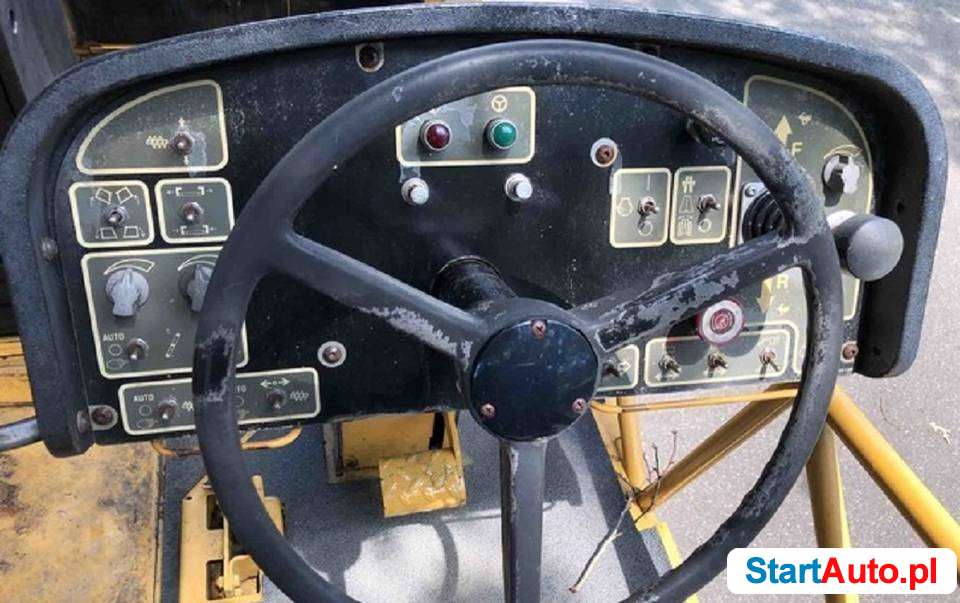 Maszyna do układna nawierzchni asfaltowych Cat AP-655C