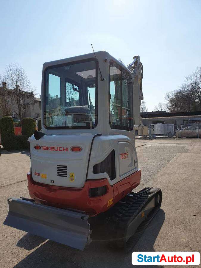 Minikoparka Takeuchi TB 225 – NOWA – z łyżkami. Kubota, CAT