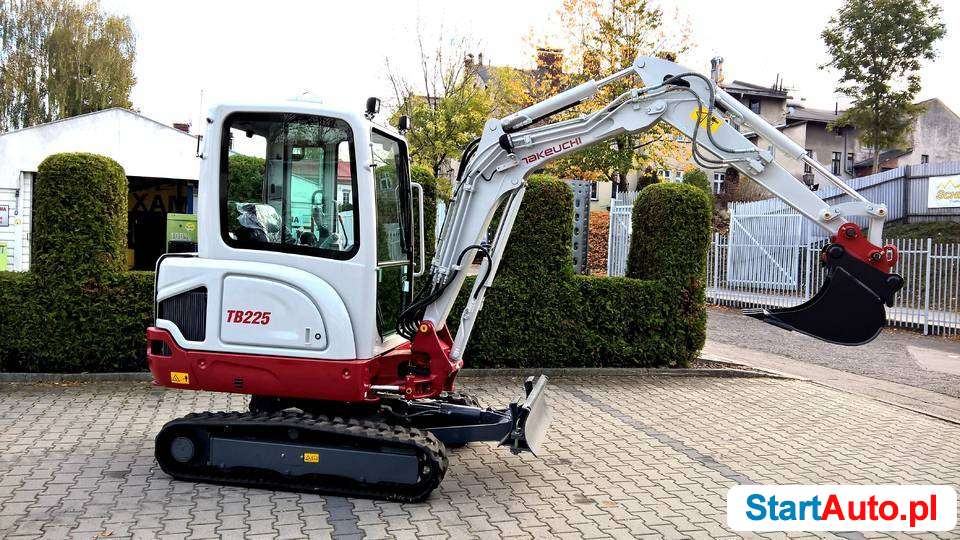 Minikoparka Takeuchi TB 225 z szybkozłączem i kpl łyżek!