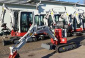 Minikoparka Takeuchi TB210R – Neuson, JCB