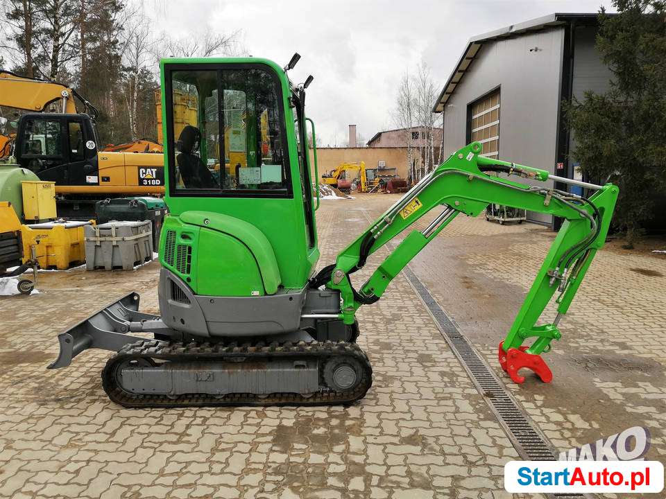 Minikoparka Yanmar Vio 20-4