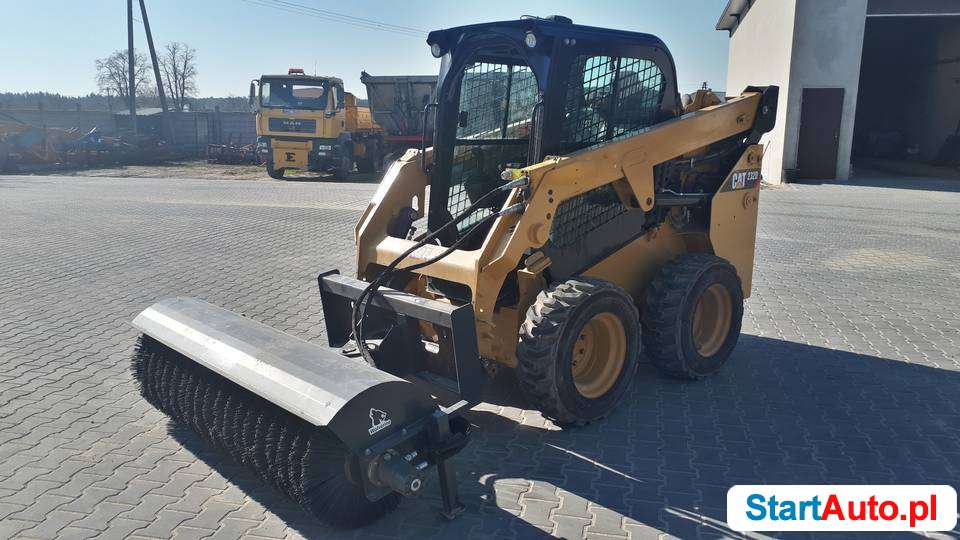 Miniładowarka Caterpillar 232D 2016 rok bobcat