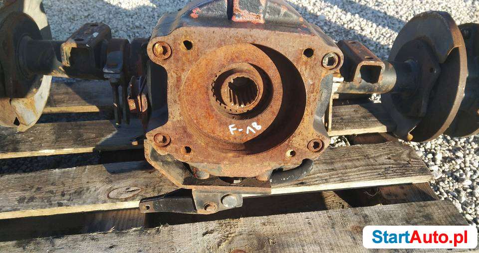 Most Bucher CC2000 Carraro skrzynia Zamiatarka [NAP 2620]