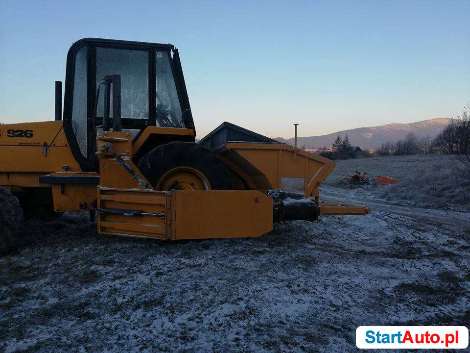 Obsypywarka do poboczy – wózek widłowy JCB, Manitou