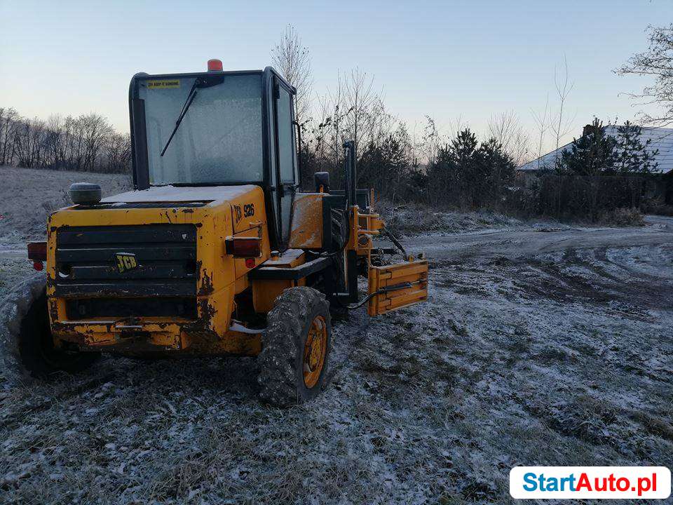 Obsypywarka do poboczy – wózek widłowy JCB, Manitou