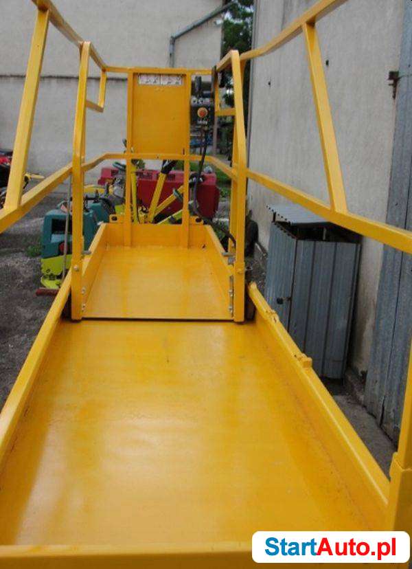 Podnośnik nożycowy 2006 r.Haulotte Compact8 NR.127