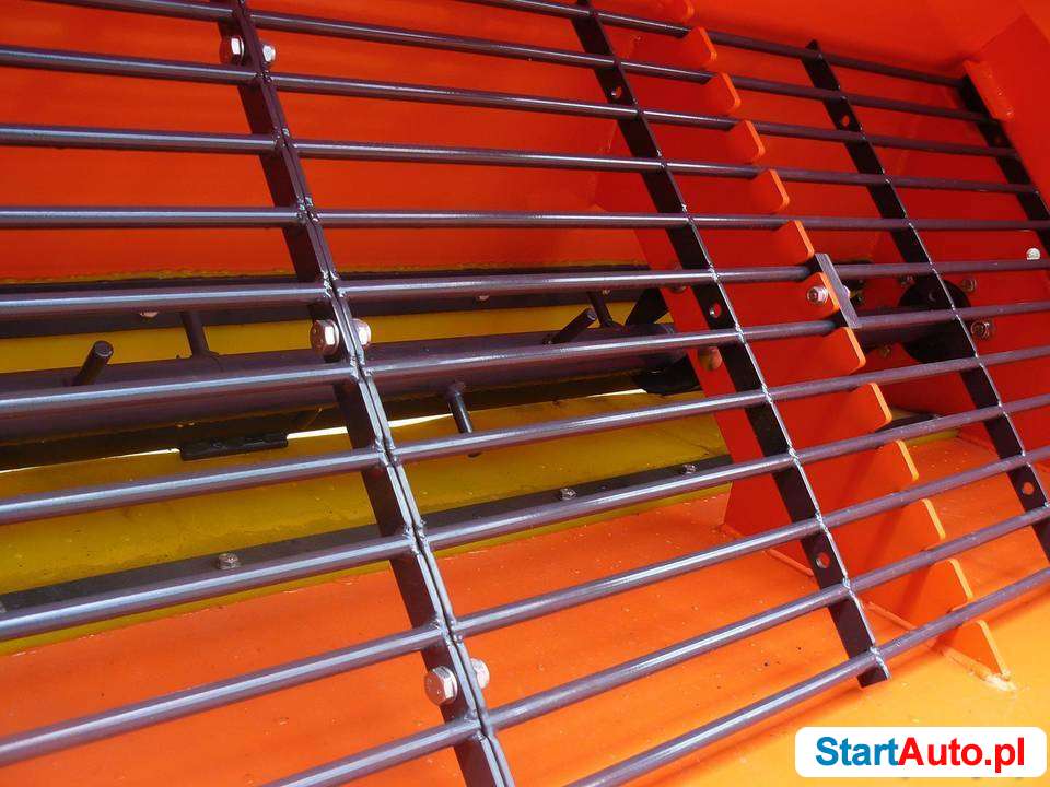 Posypywarka do piasku soli PSS 160 z napędem hydraulicznym