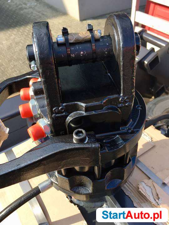 PRODUCENT – Chwytak do drewna do wysięgnika HDS