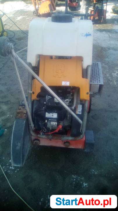 przecinarka jezdna do asfaltu betonu HUSQVARNA FS524