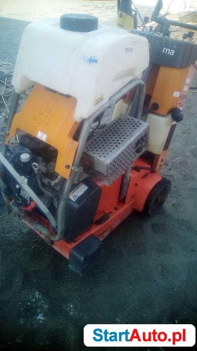 przecinarka jezdna do asfaltu betonu HUSQVARNA FS524