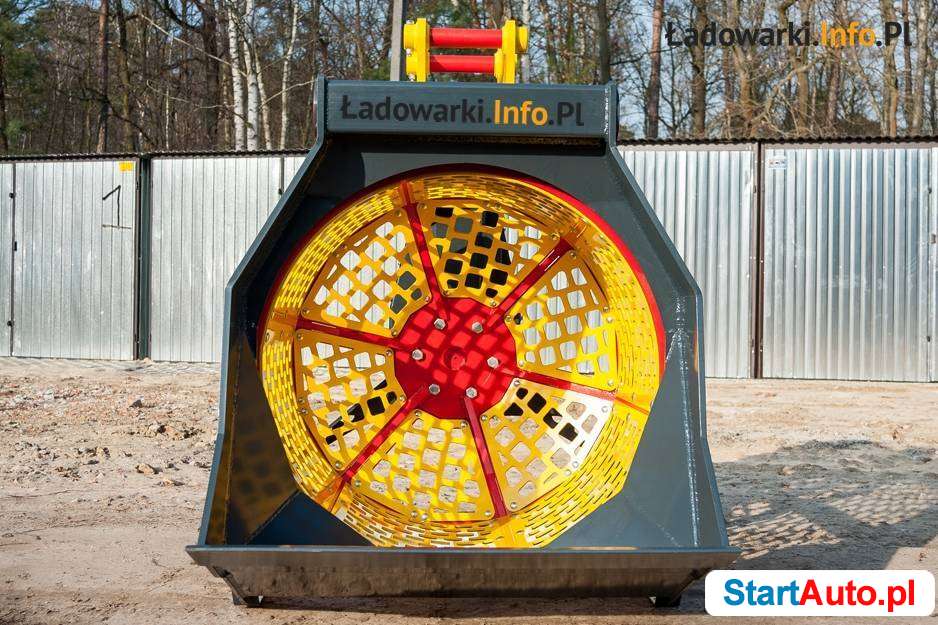 Przesiewacz – łyżka przesiewająca – napęd hydrauliczny